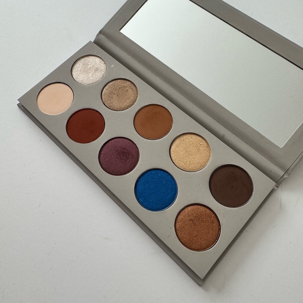 KKW x Mario Eyeshadow Palette
